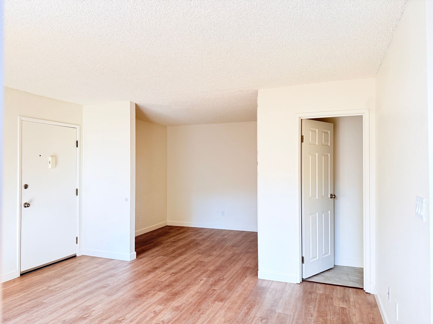 Pleasant Hill Apartment: 111 Cleaveland Road