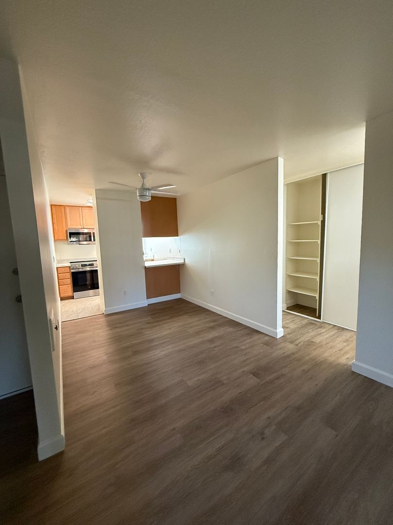 Pleasant Hill Apartment: 111 Cleaveland Road