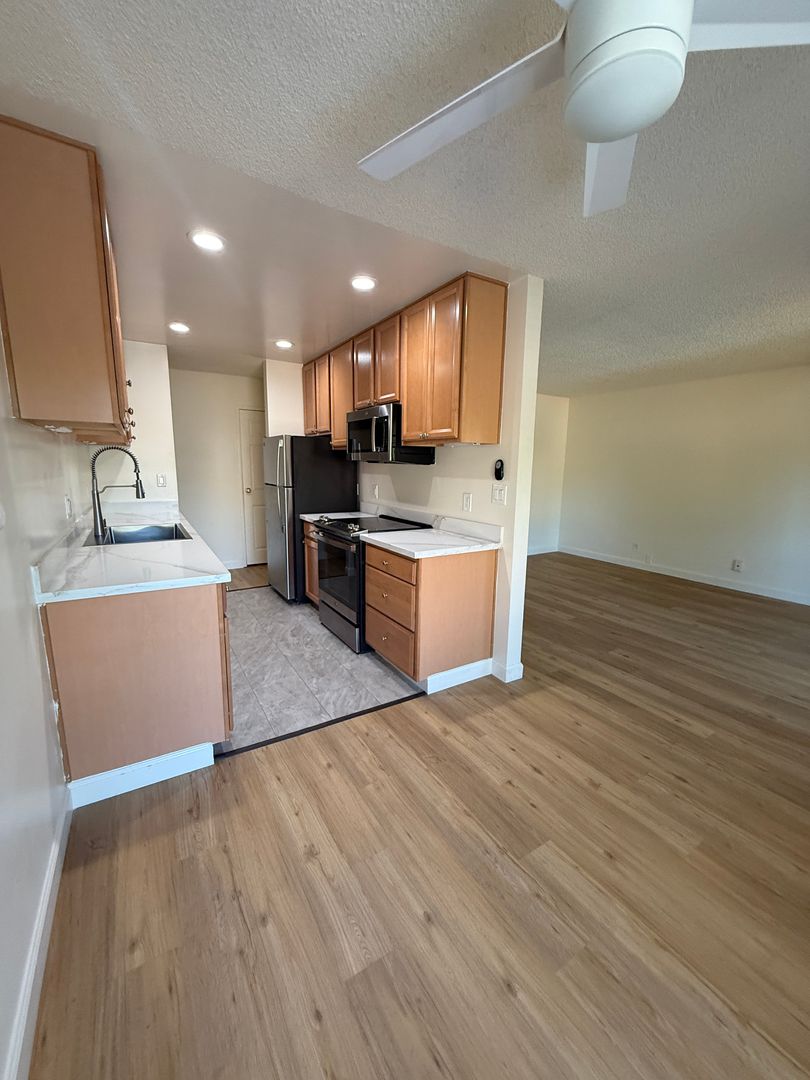 Pleasant Hill Apartment: 150 Cleaveland Road
