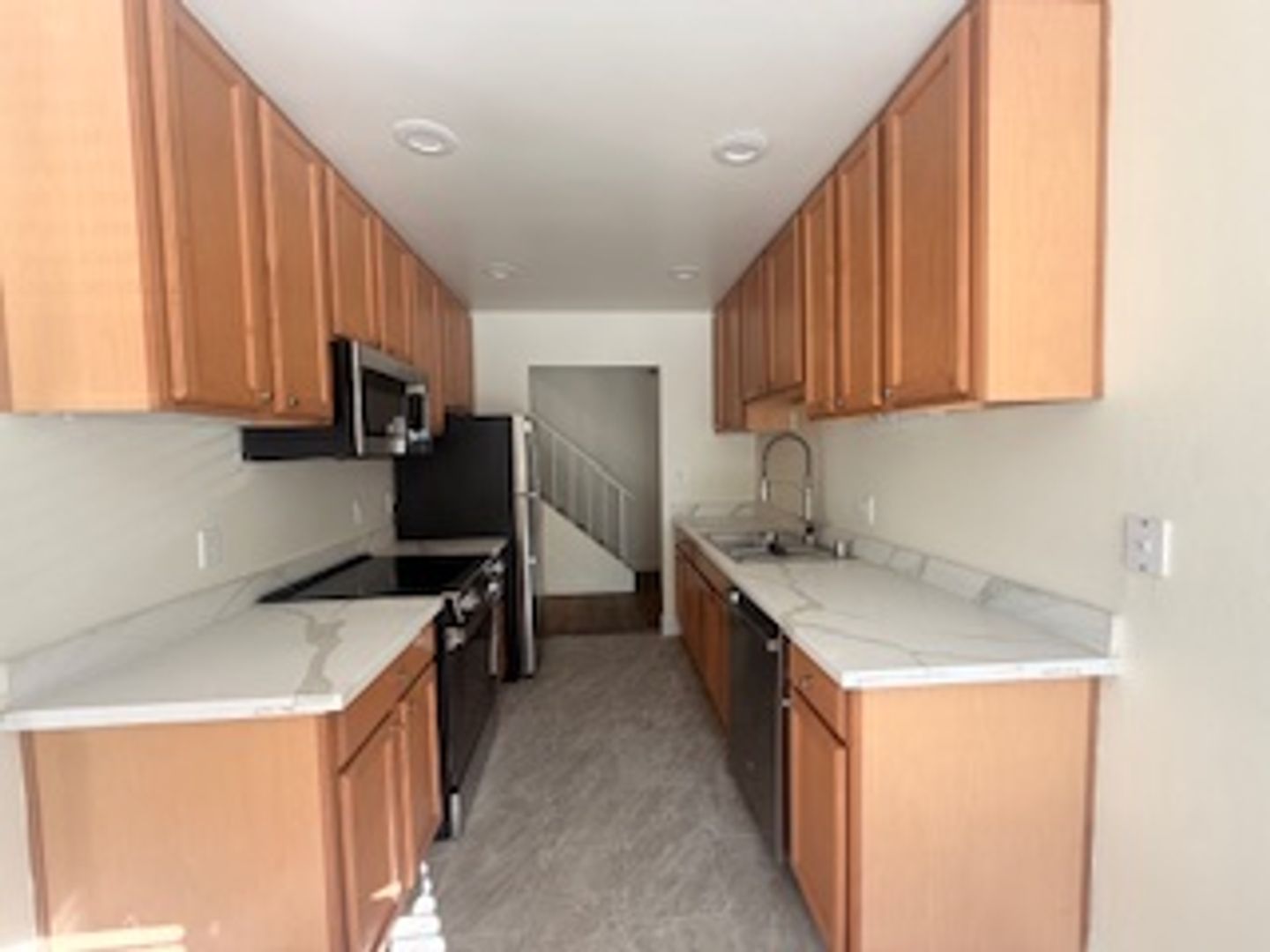 Pleasant Hill Apartment: 150 Cleaveland Road