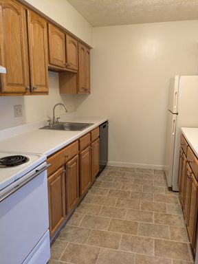 1 Bed Rental at 72 Woodstock Gardens, Batavia, NY – photo 1