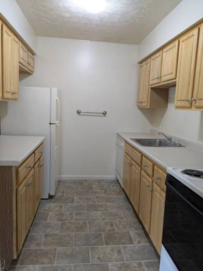 Batavia Apartment: Woodstock Gardens
