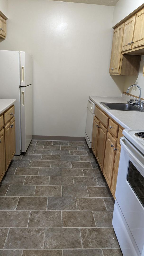 Batavia Apartment: Woodstock Gardens