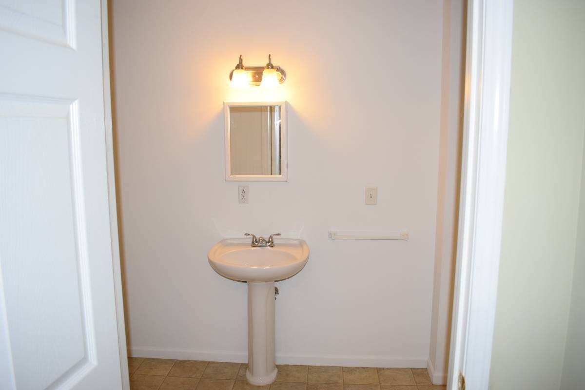 Clover Crossing Apartments 7 of 12