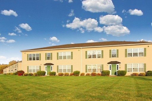 Manchester Two Bedroom Apartment- Clover Crossings