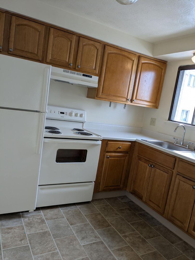 Batavia Apartment: North Spruce Street