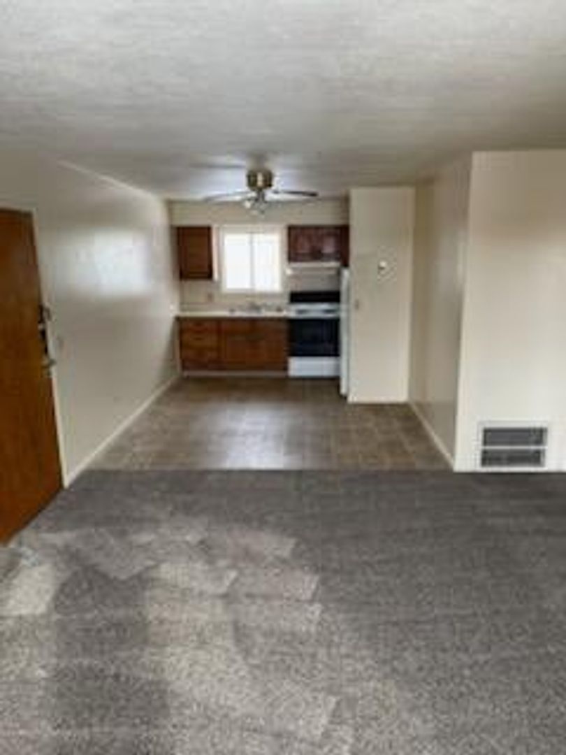 Batavia Apartment: 679  East Main Street