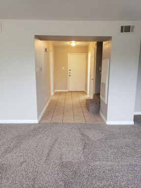 2 Bed/1.5 Bath Spacious Apartment – photo 1