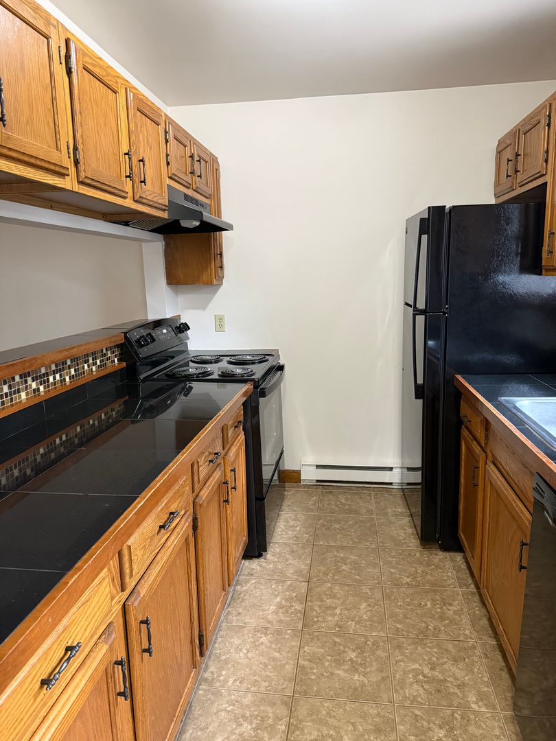 Plattsburgh Apartment: Seth Square