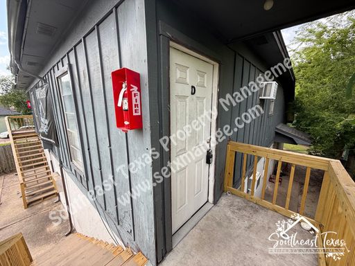 615 Adams D, Beaumont, TX | 1 bed, 1 bath | Water & Garbage Paid