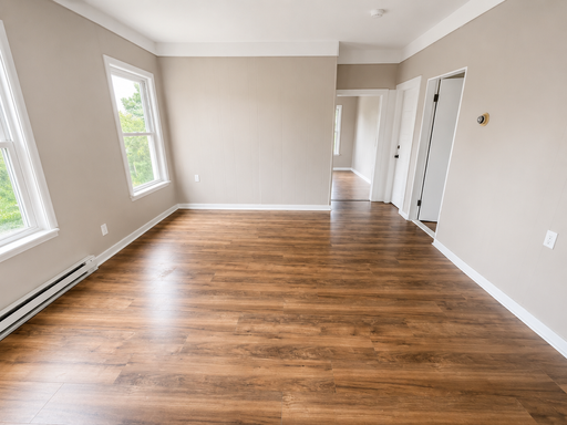 Bright 3 Bedroom Apartment | Off-Street Parking & On-Site Laundry – photo 1