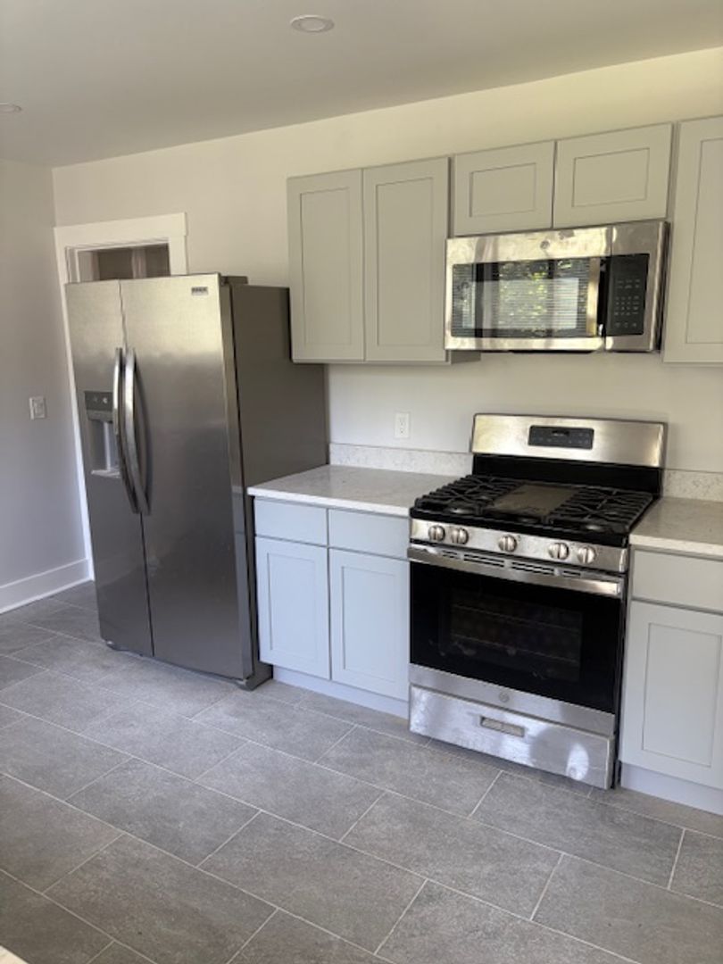 Maynard Apartment: 6 - 8 Forest Street