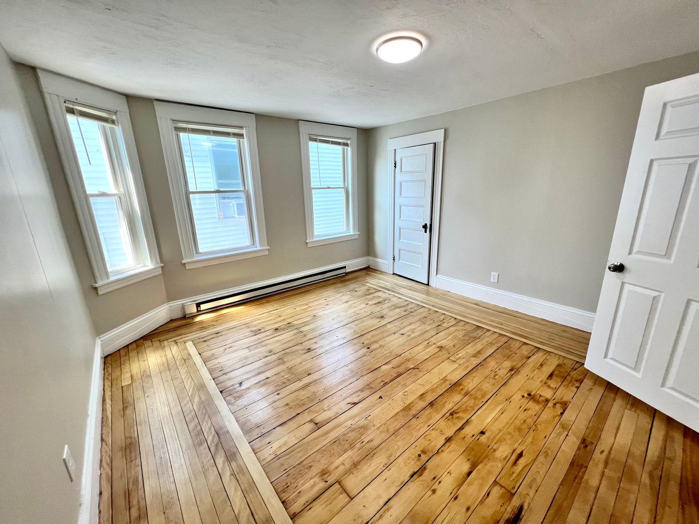 Worcester Apartment: 7 Vinson Street