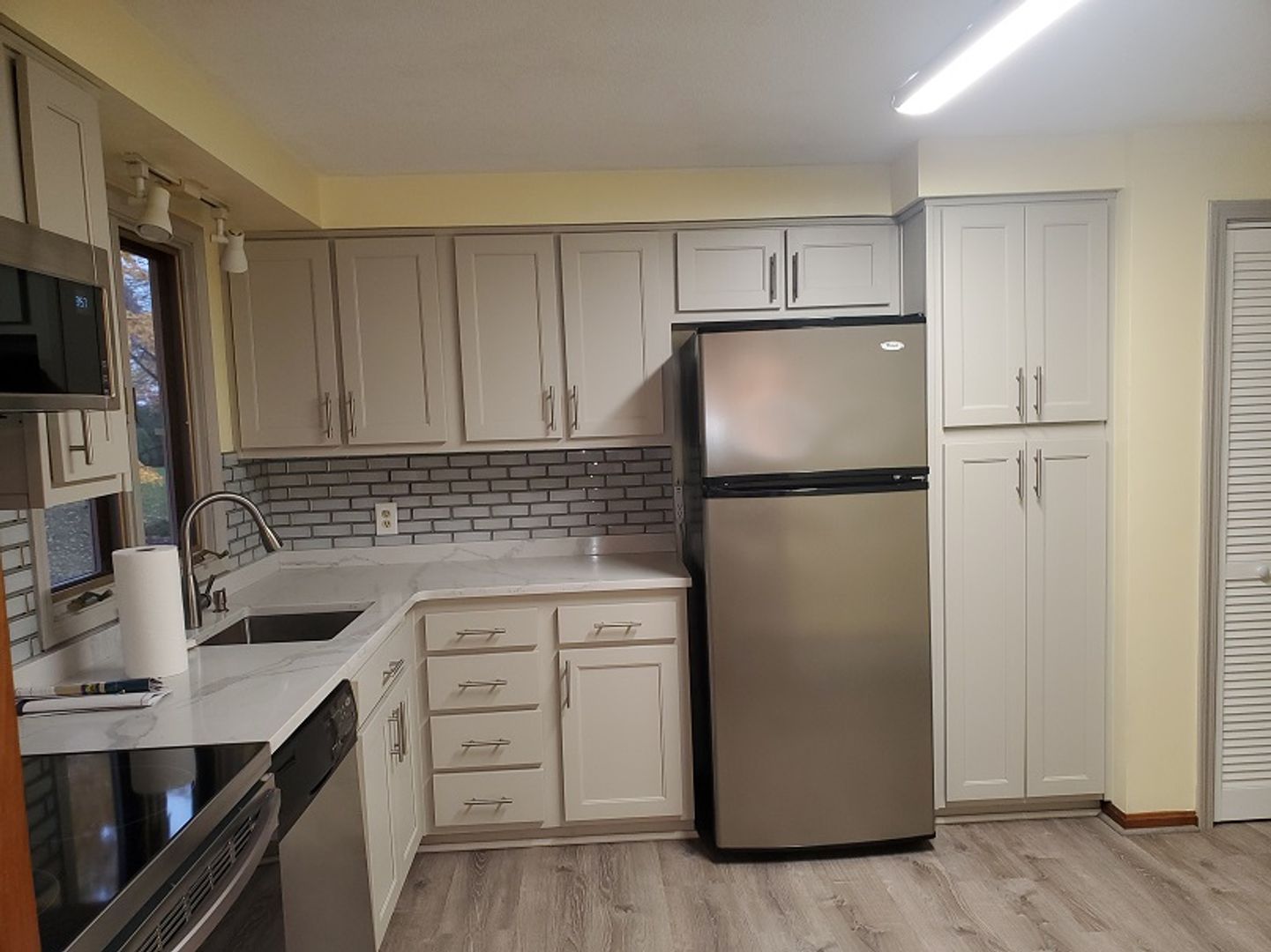 Athol House: 129 Lakewood Drive