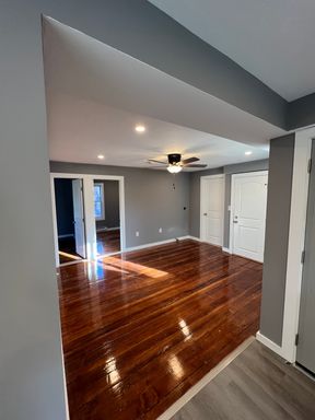 Spacious 4-Bedroom in Spencer – Hardwood Floors, Parking & Laundry Hookups