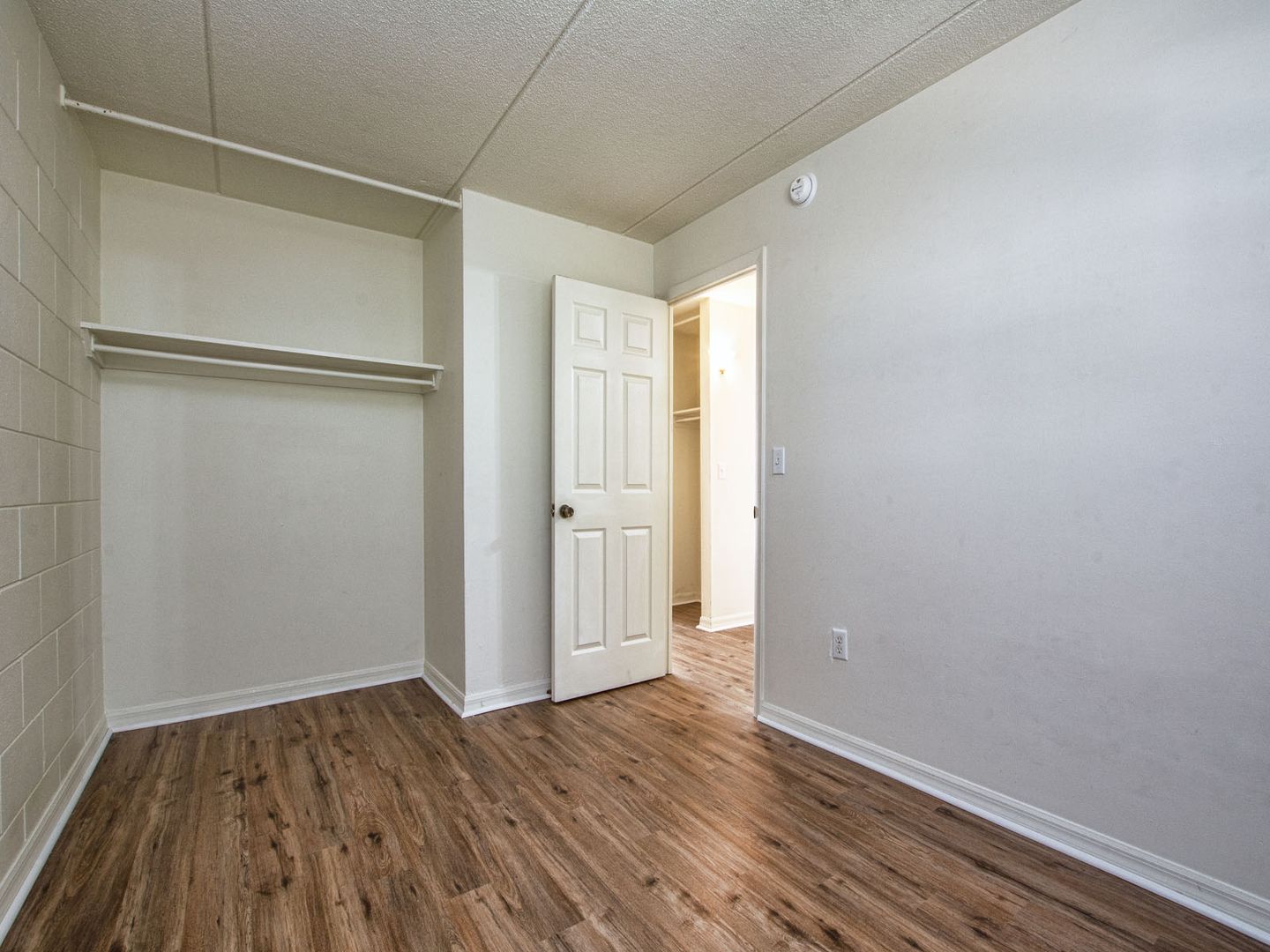 Eustis Apartment: 1482 E Mcdonald Ave