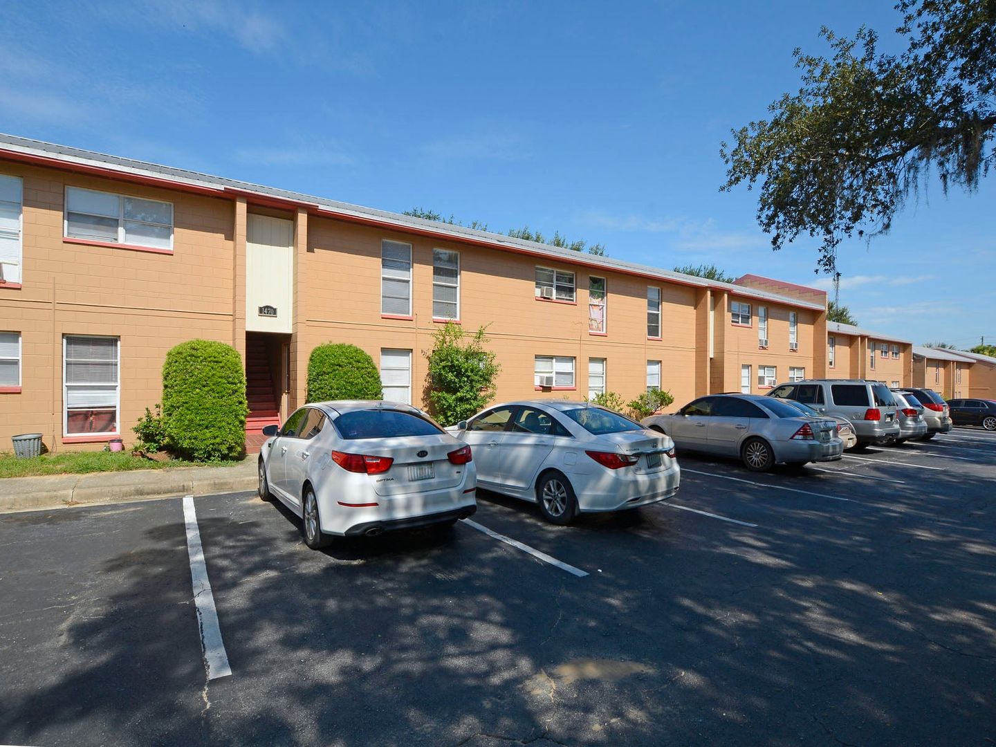 Eustis Apartment: 1482 E Mcdonald Ave