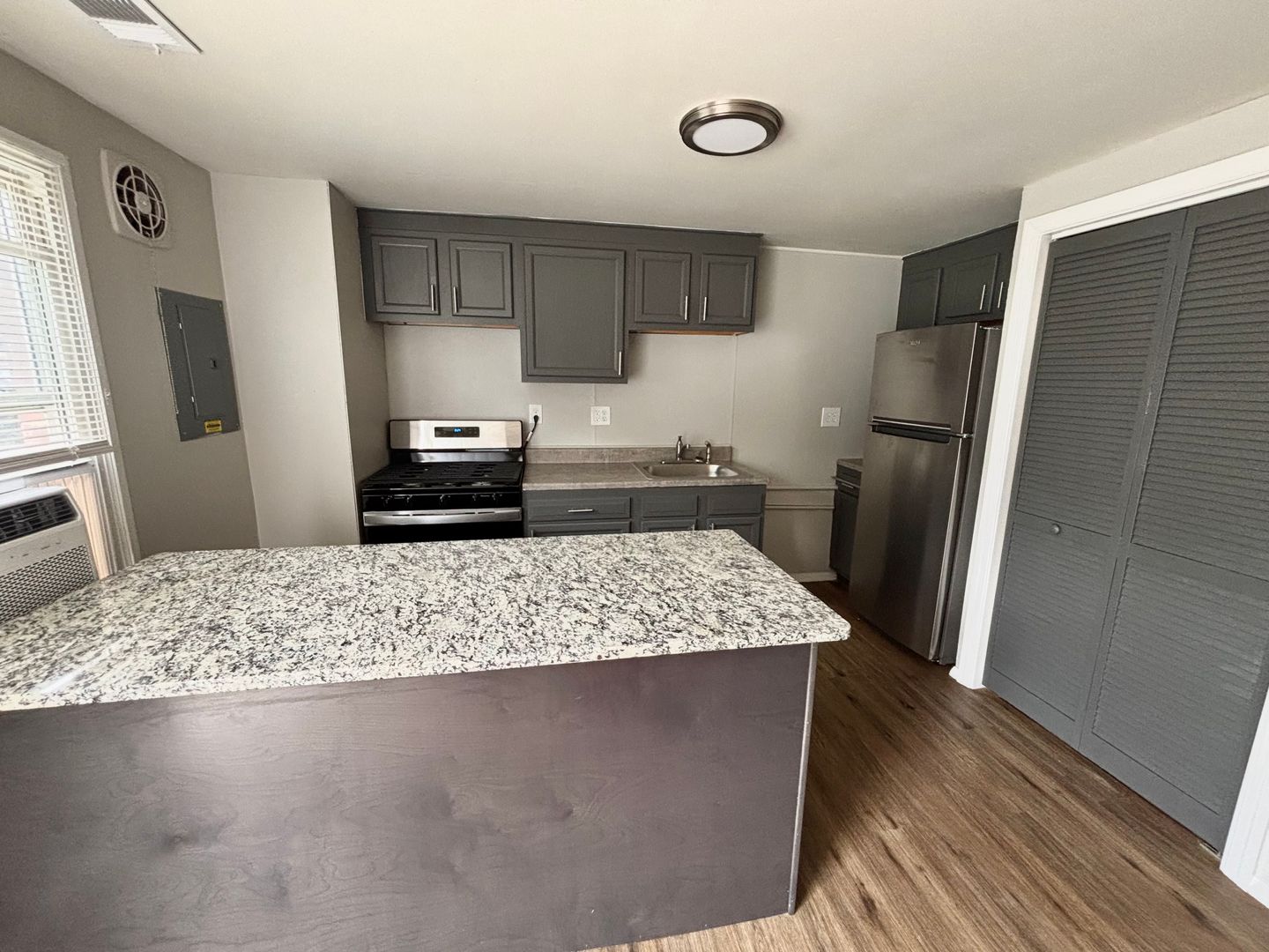 Manchester Townhome: 3205-3255 Chestnut St