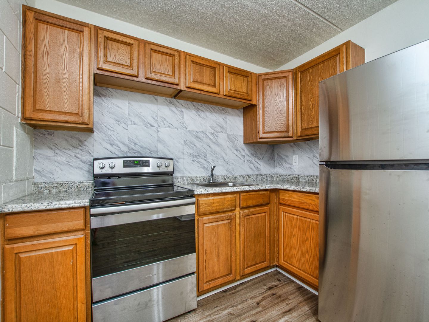 Eustis Apartment: 1482 E Mcdonald Ave