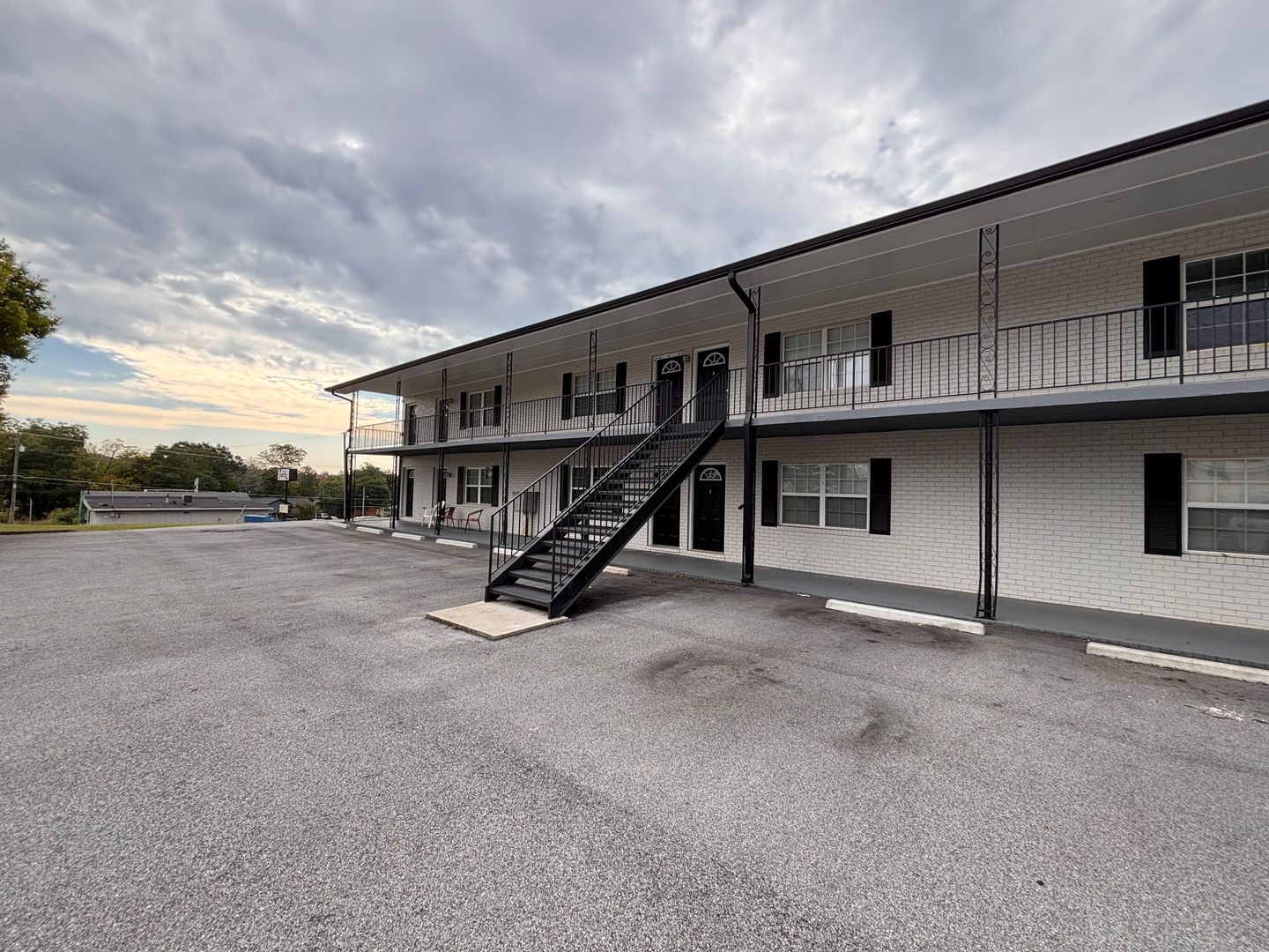 Rome Apartment: 400 McDonald Street