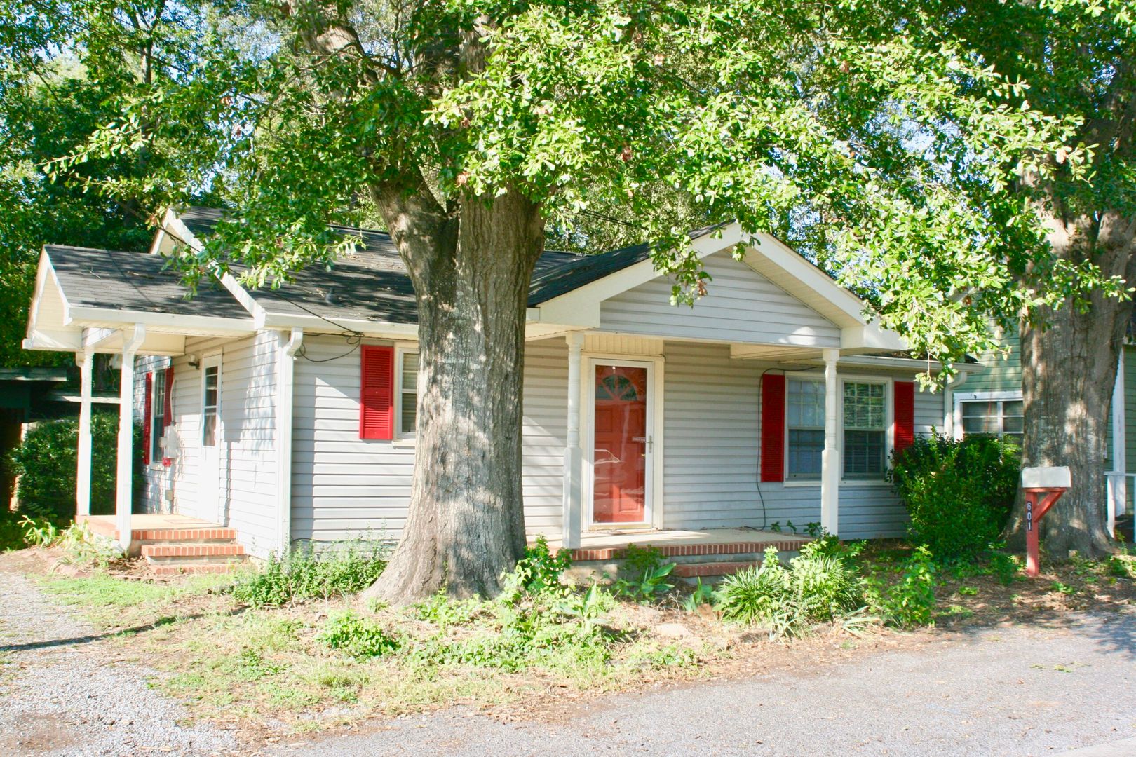 Rome House: 601 W 9th Street