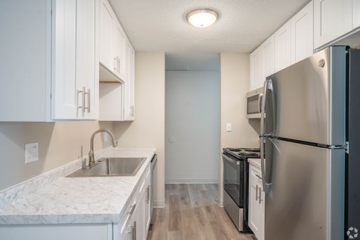 Now Leasing at Oaks of Lakeville | Comfort, Convenience & Community Await!