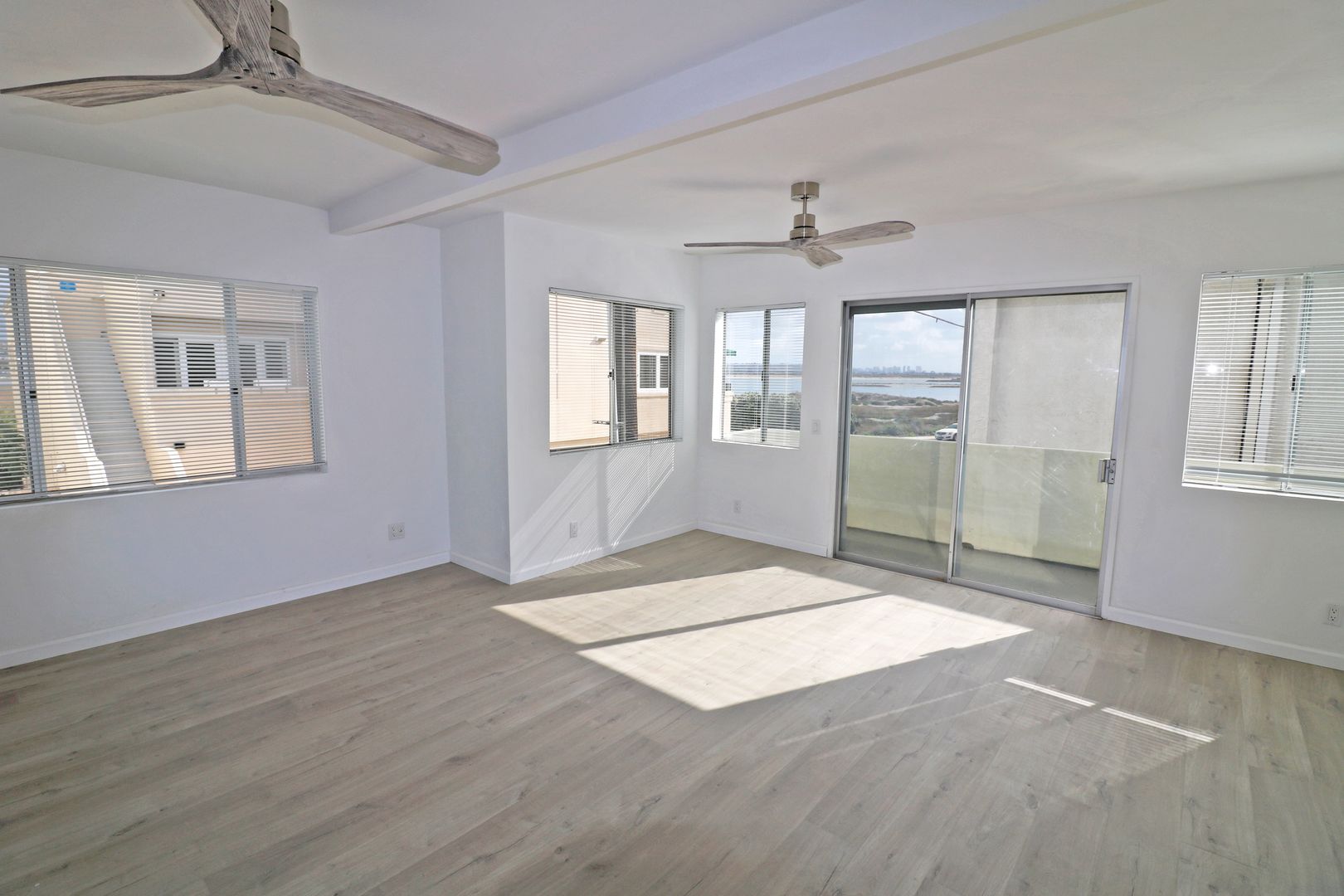 San Diego Apartment: 3909-15 Lamont Street