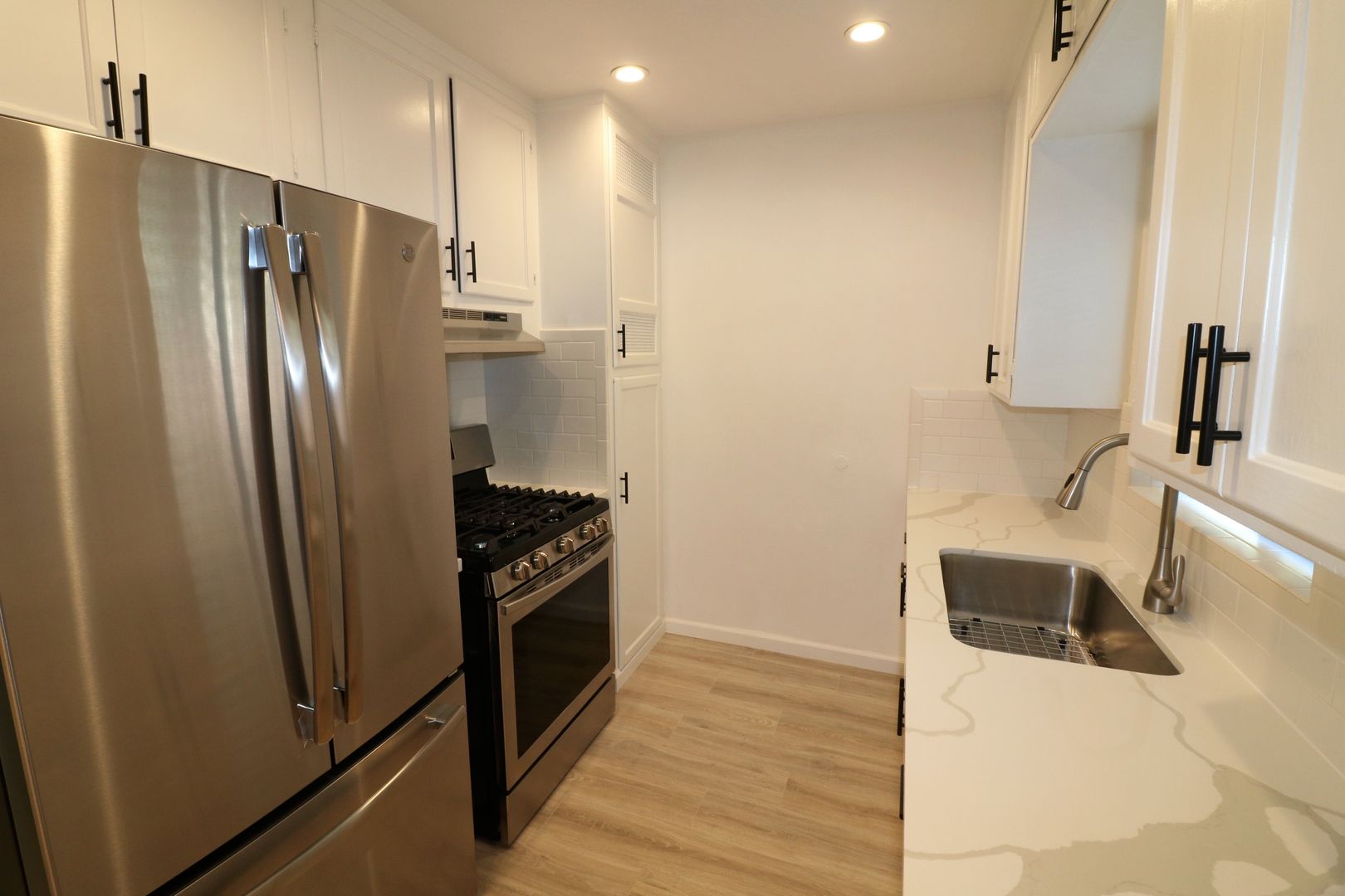 San Diego Apartment: 3909-15 Lamont Street