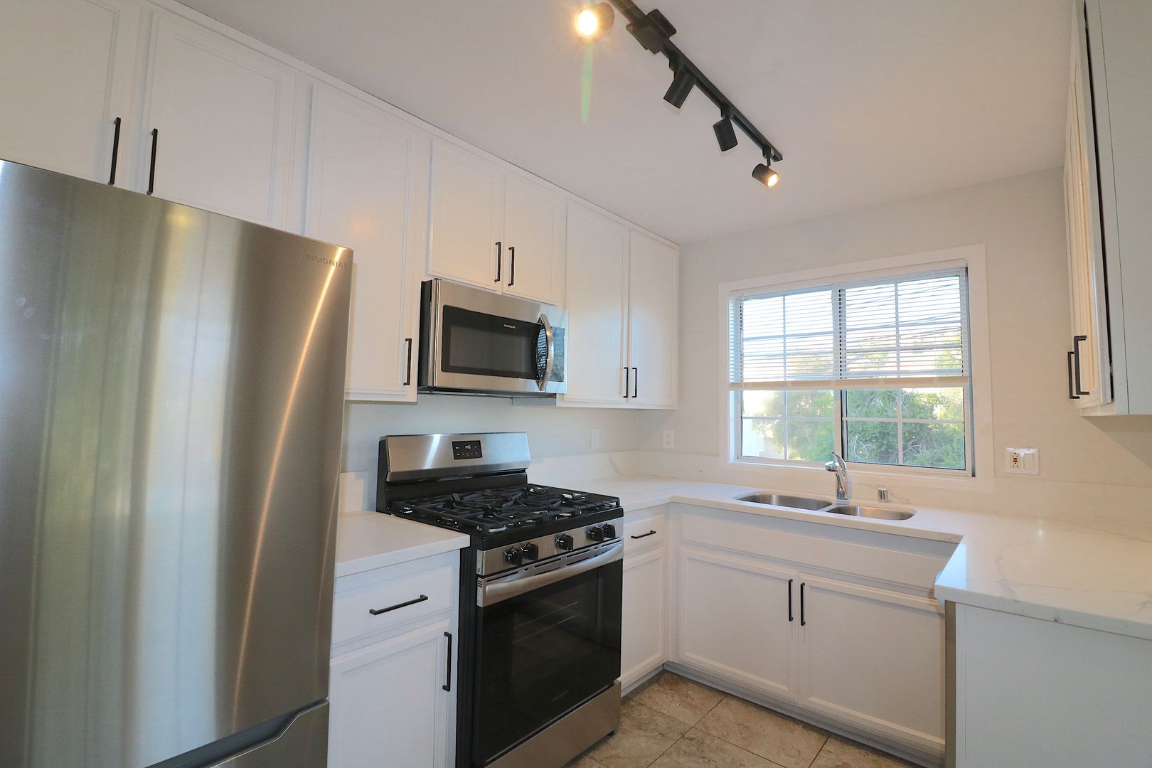 San Diego Apartment: 1304-48 Brunner Street