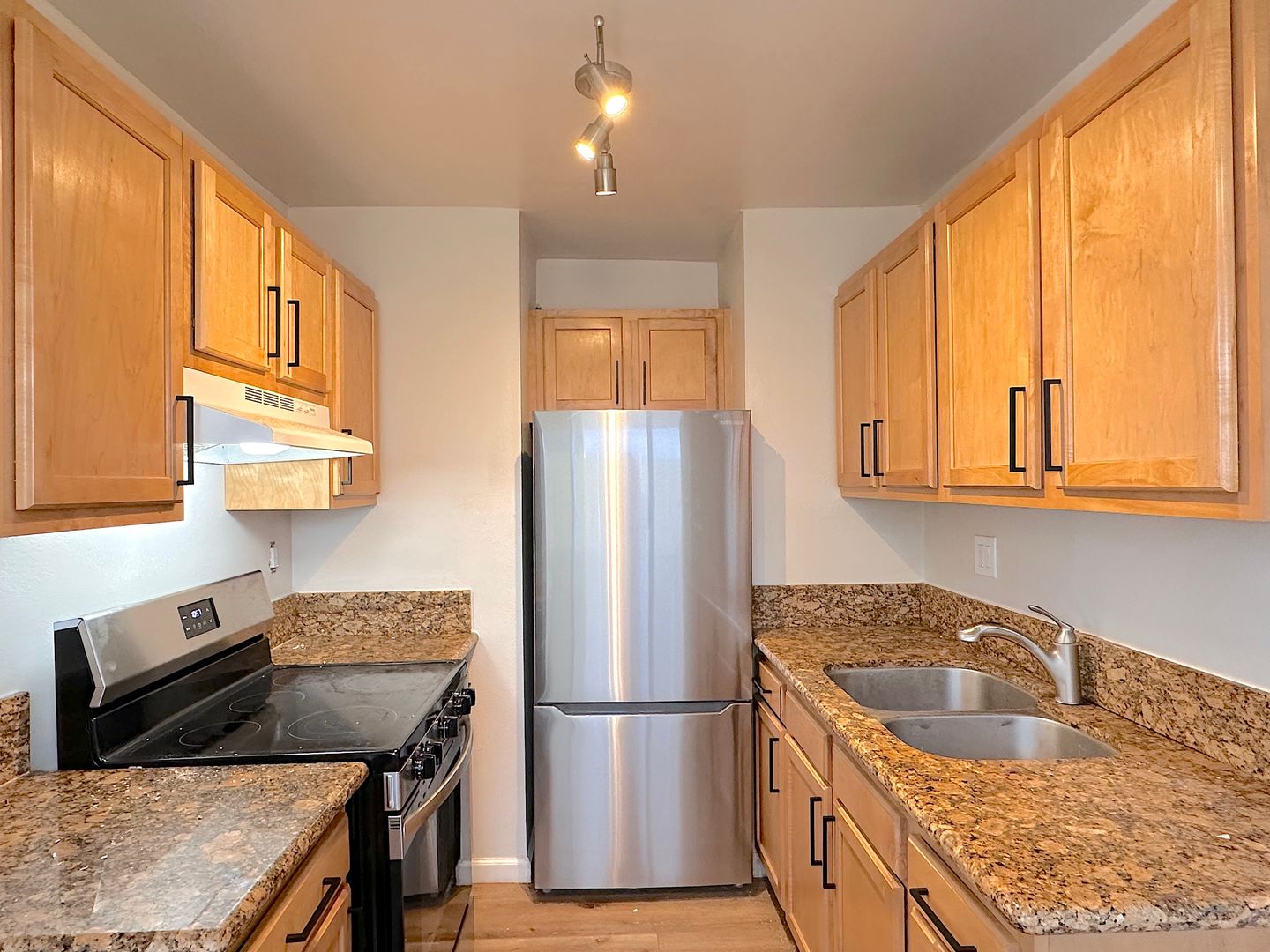 San Diego Apartment: 2017 Grand Avenue