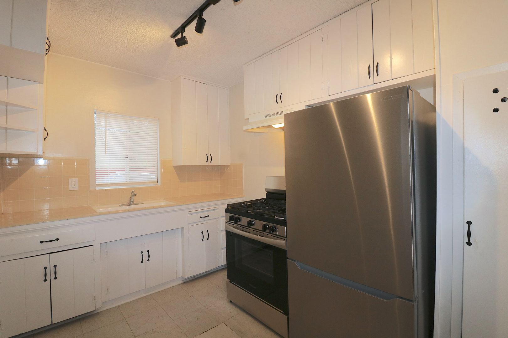 San Diego Apartment: 1053-55.5 Lincoln Avenue