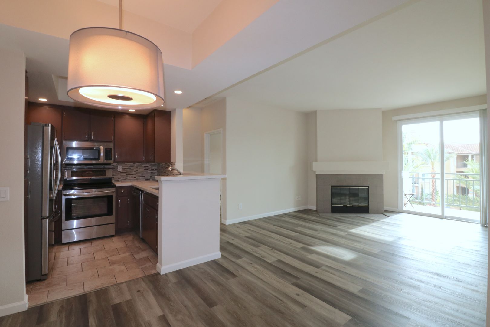 San Diego House: 2150 Camino de la Reina #305