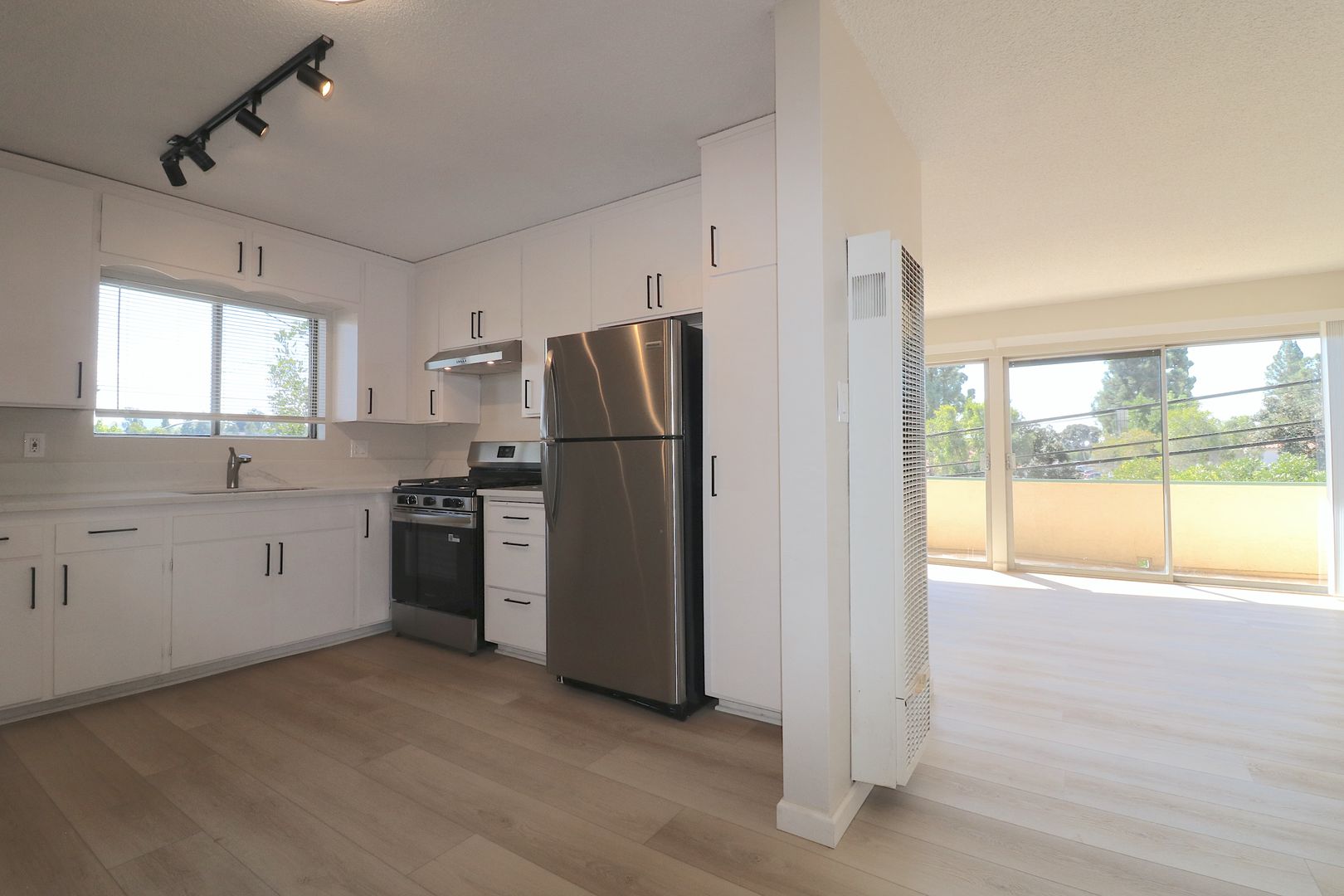 La Mesa Apartment: 5426-40 Lake Murray Blvd