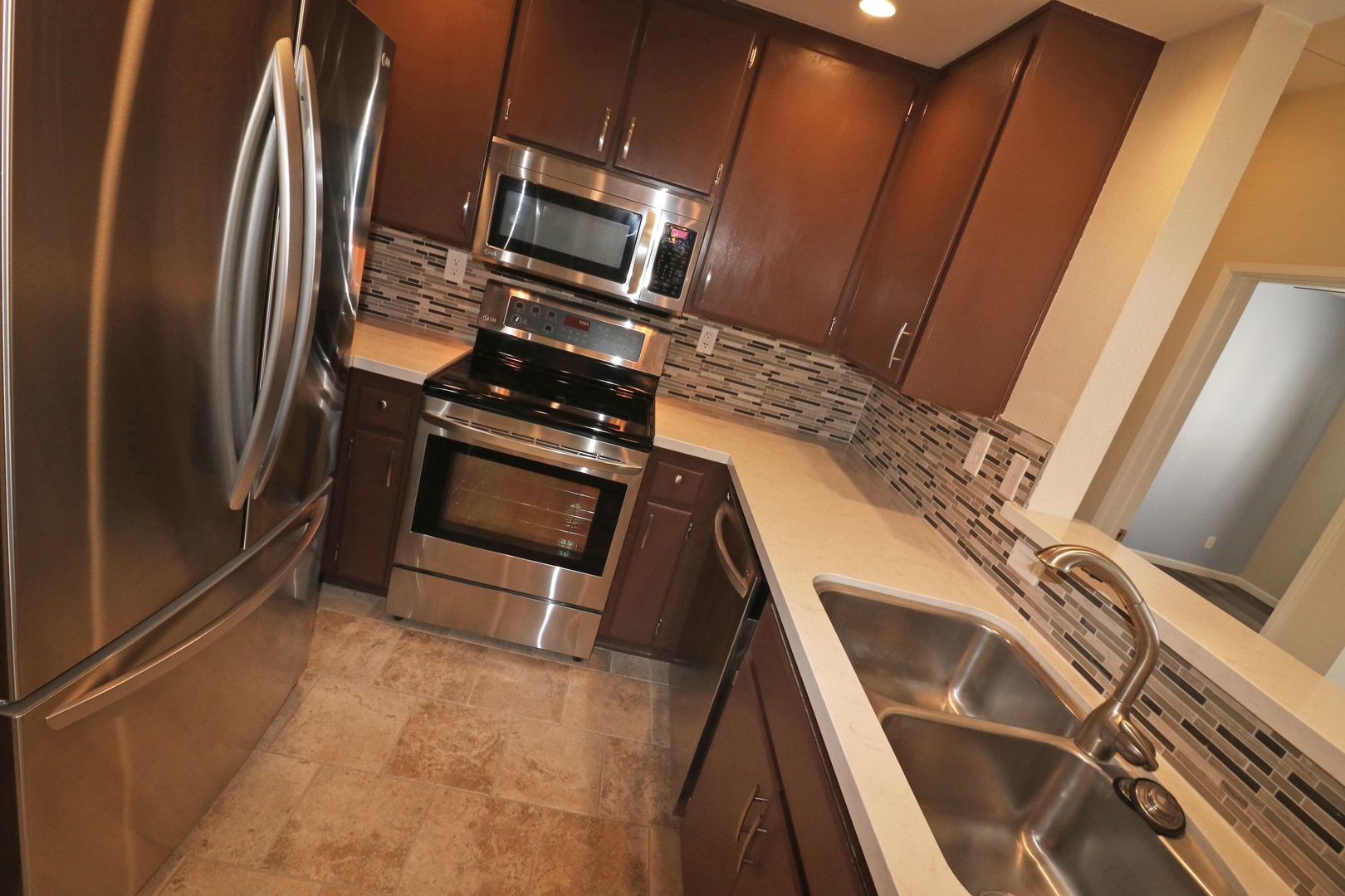 San Diego House: 2150 Camino de la Reina #305