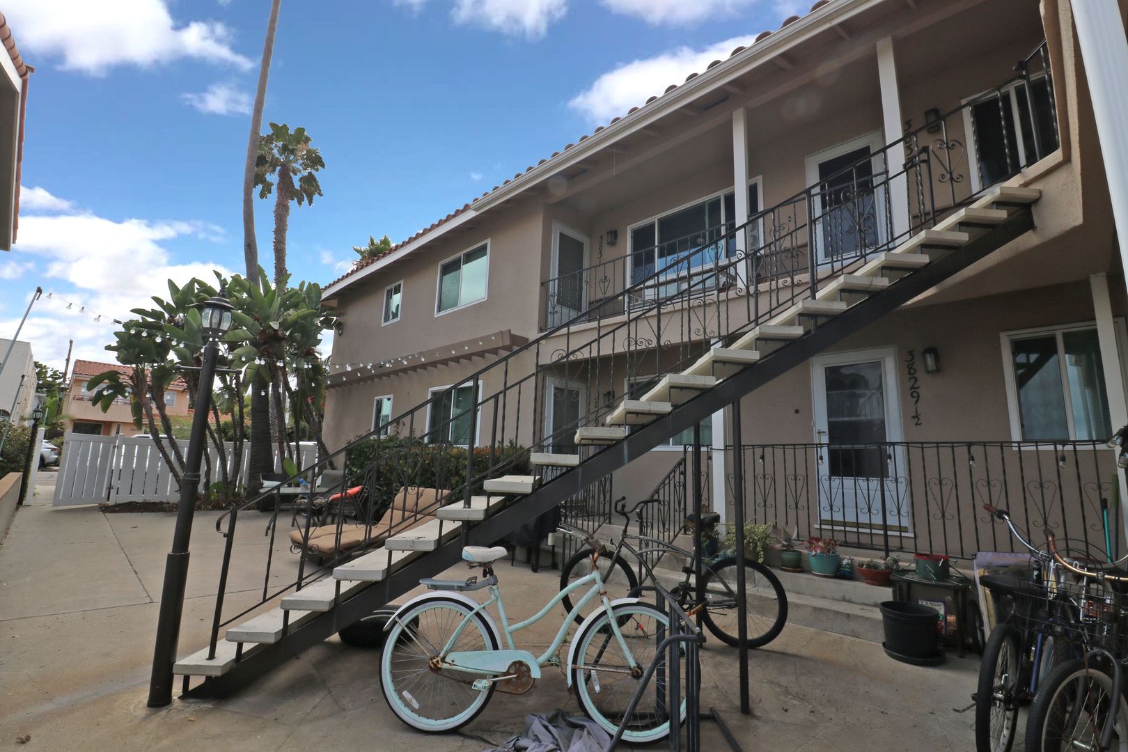 San Diego Apartment: 3829-35 Sequoia Street