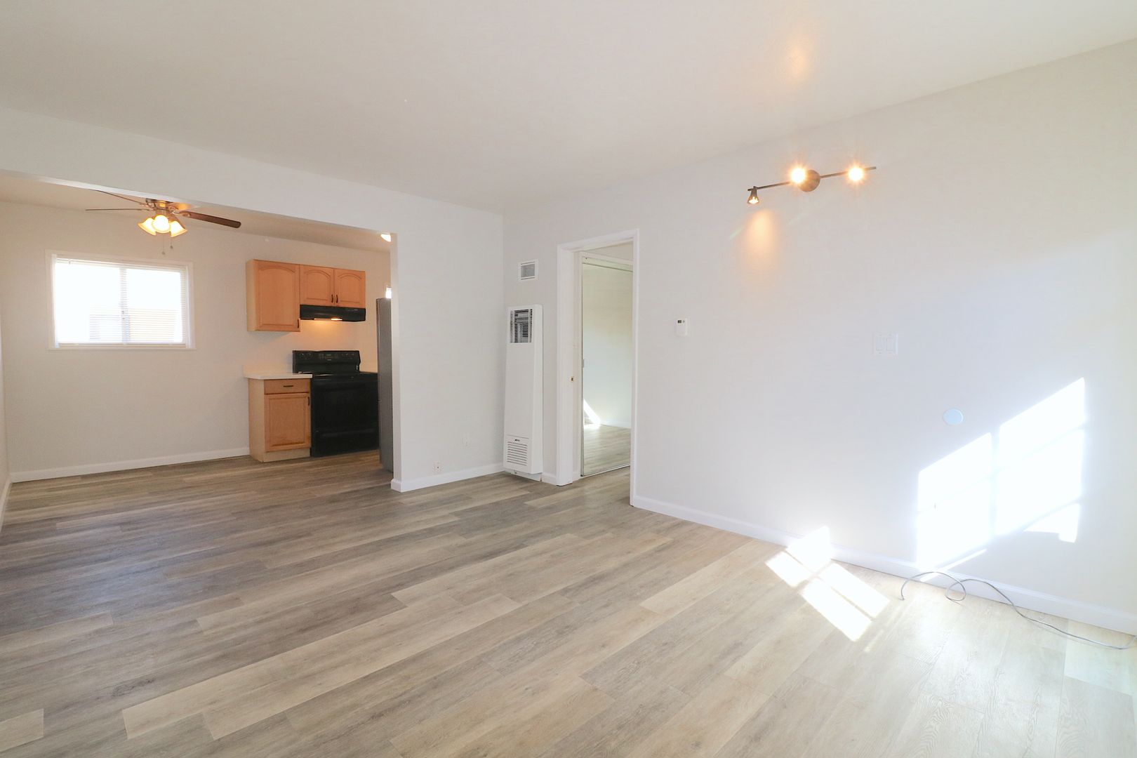 San Diego Apartment: 3982- 86 1/2 Honeycutt Street