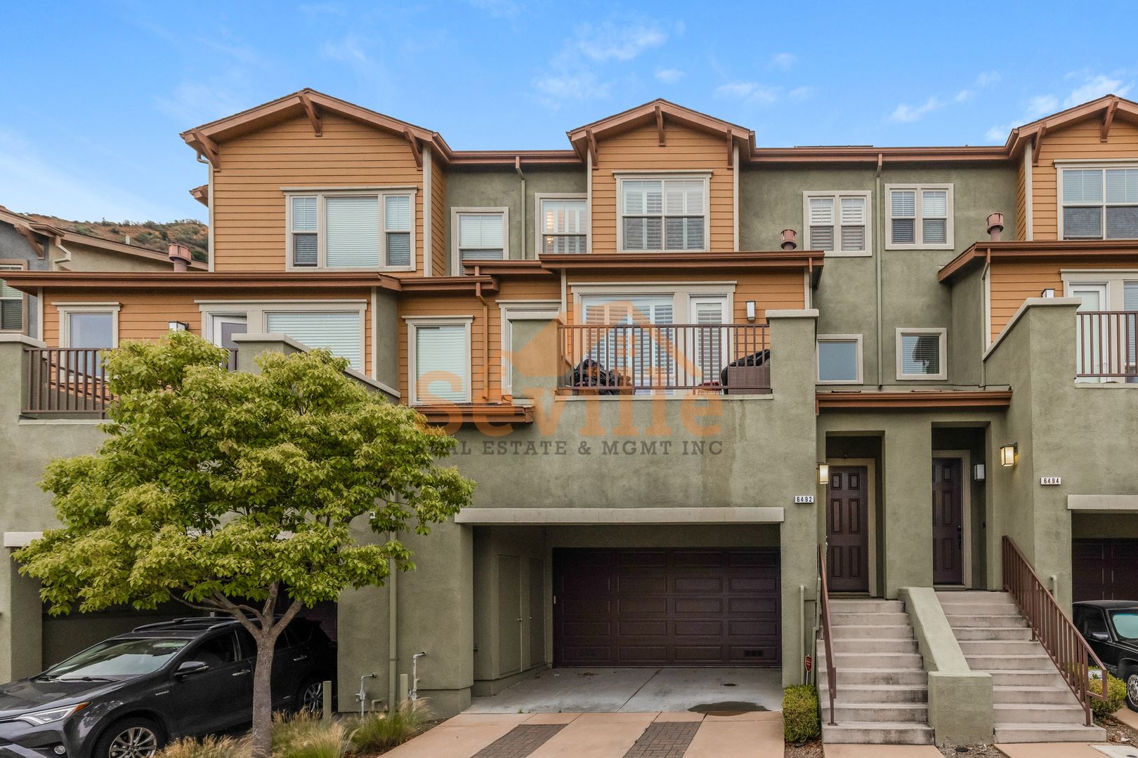 Oakland Townhome: 6492 Bayview Dr