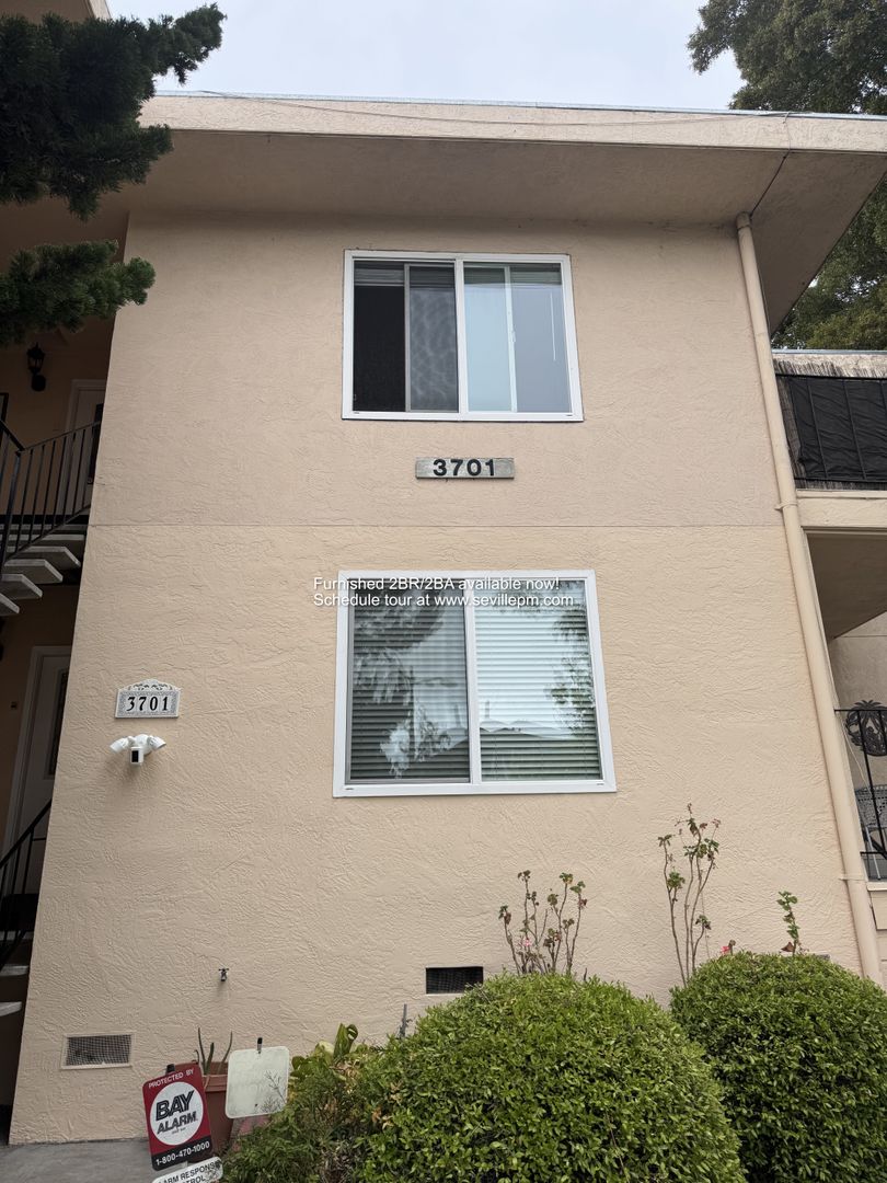Oakland Apartment: 3701 Park Blvd
