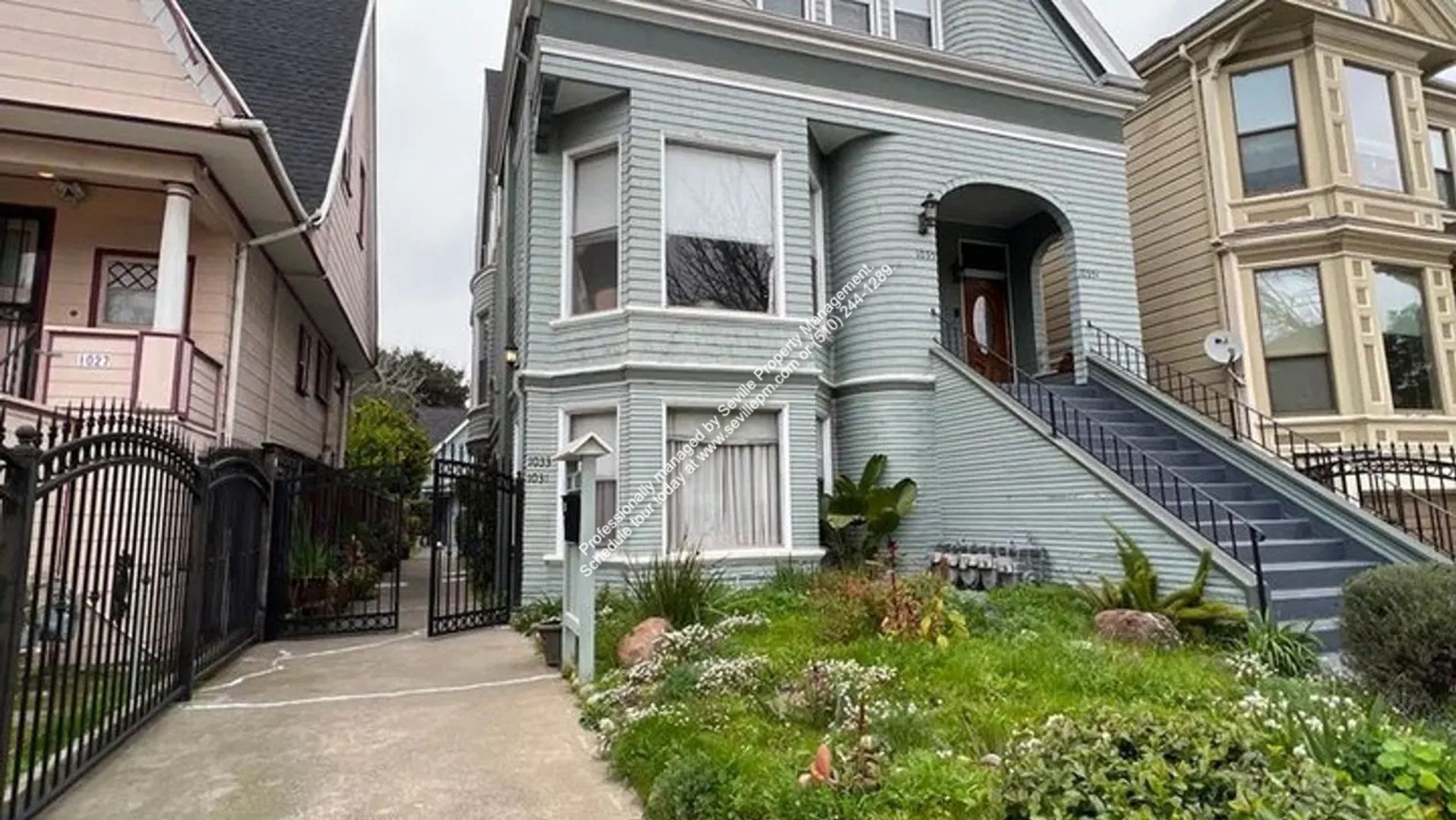 Oakland Apartment: 1033 Magnolia St