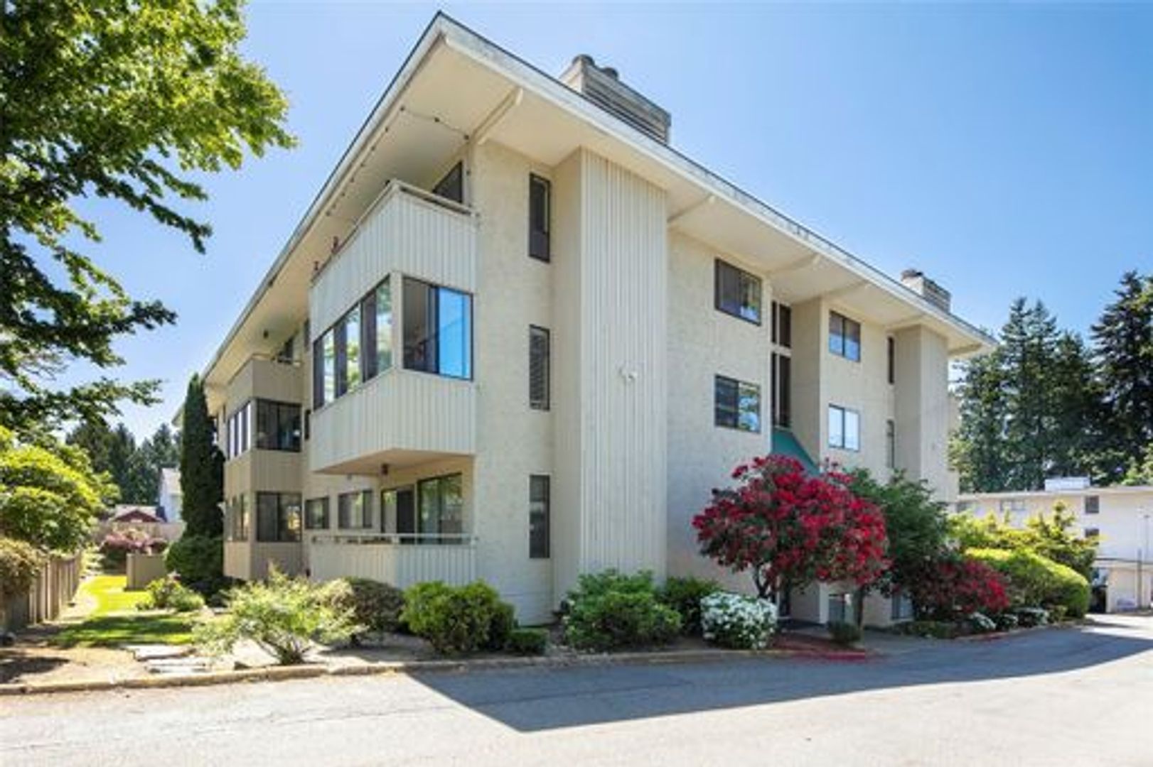 Lynnwood Condo: 18620 52nd Ave. W