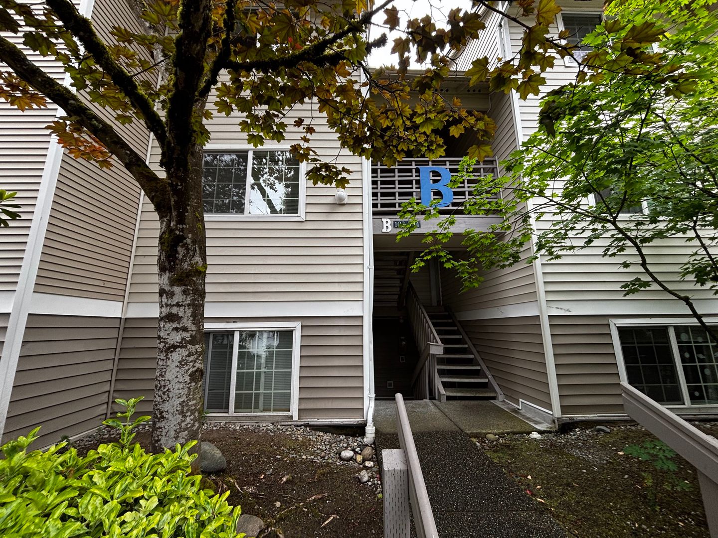Everett House: 1009 112th St SE