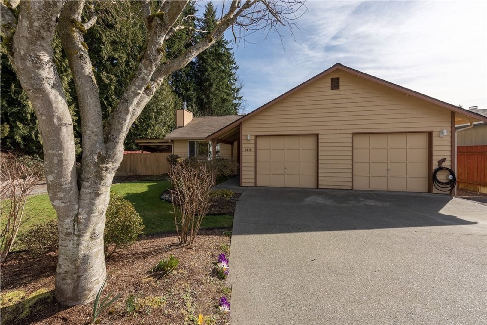 Everett House: 1018 109th St SE