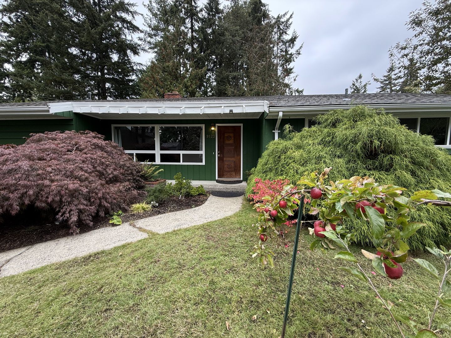 Edmonds House: 9123 227th St SW