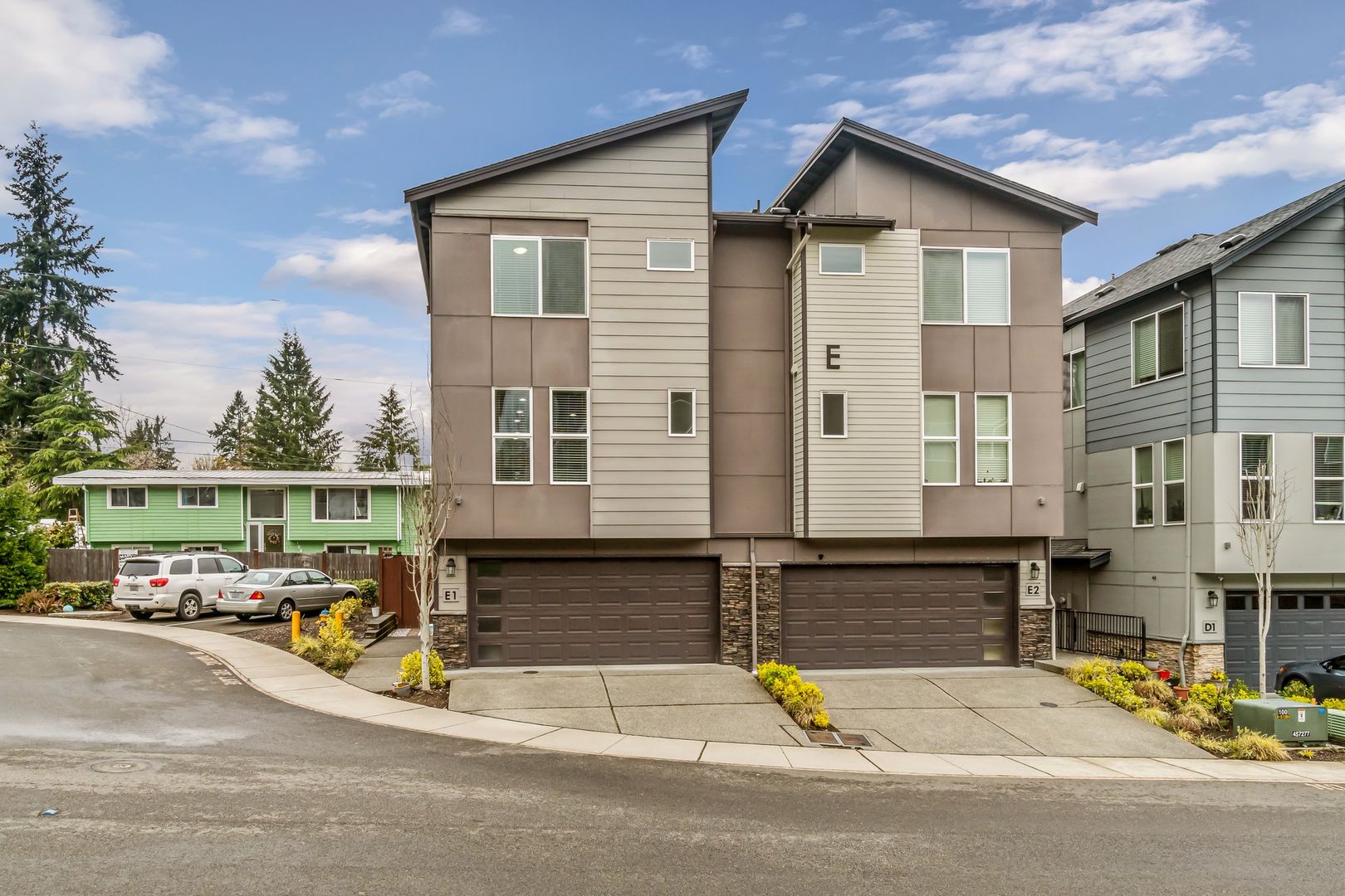 Lynnwood Townhome: 15624 Meadow Rd - Unit E1