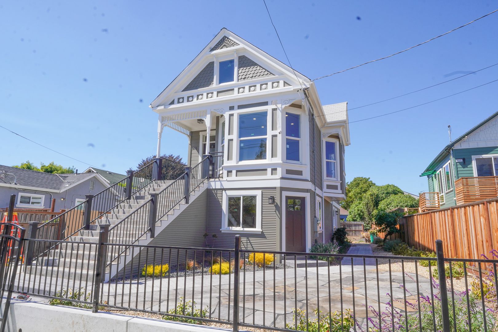 Oakland House: 972 53rd St