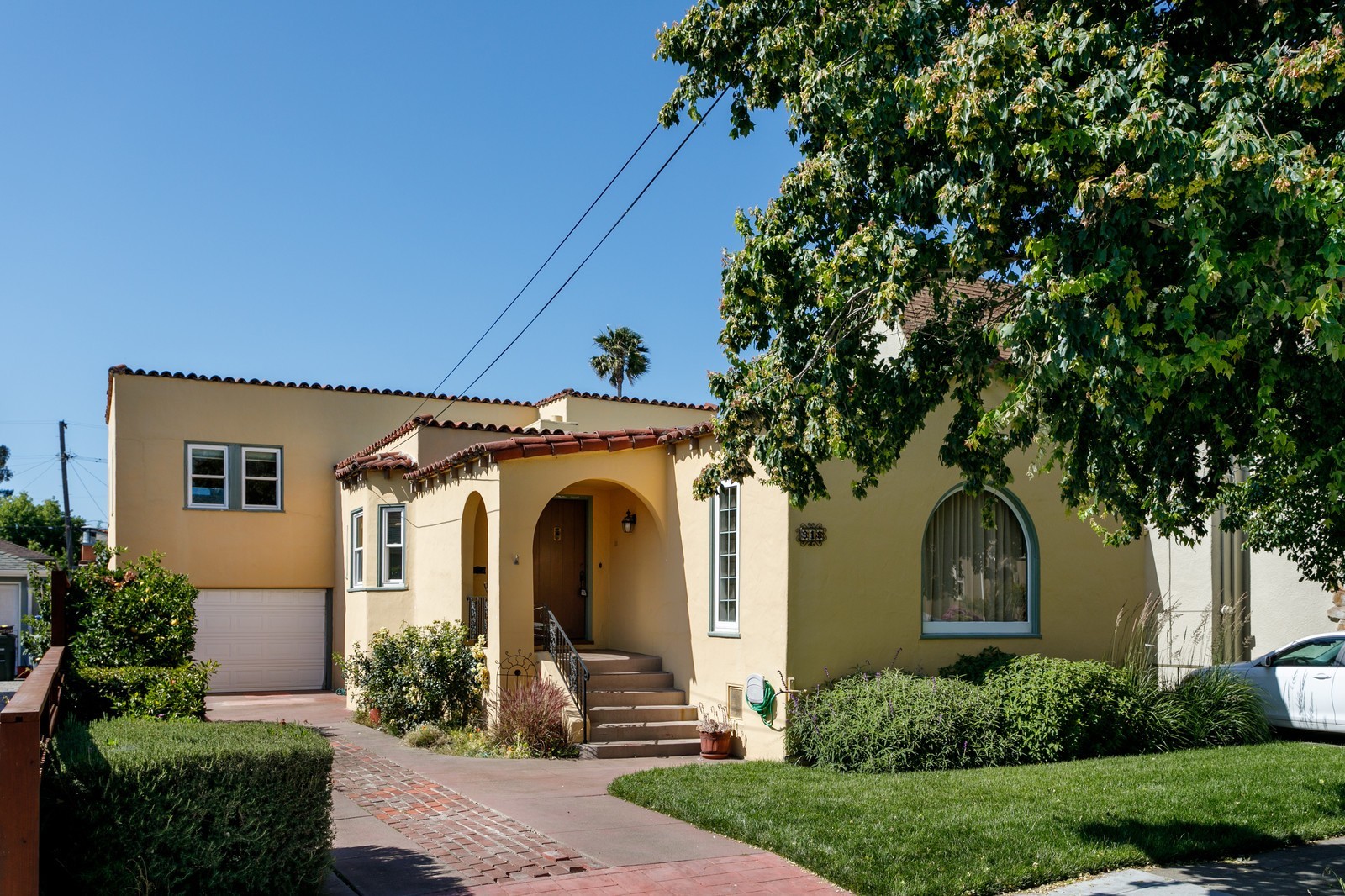San Leandro House: 818 Collier Dr