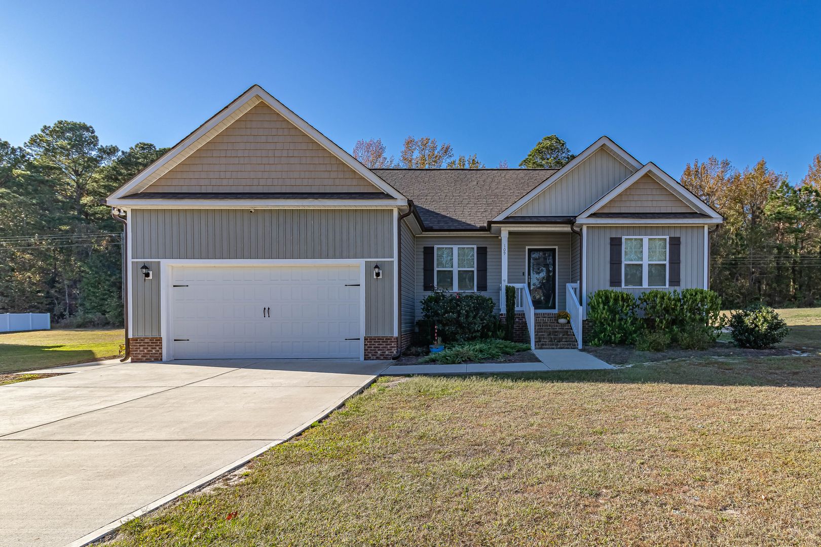 Goldsboro House: 109 Hawk Place