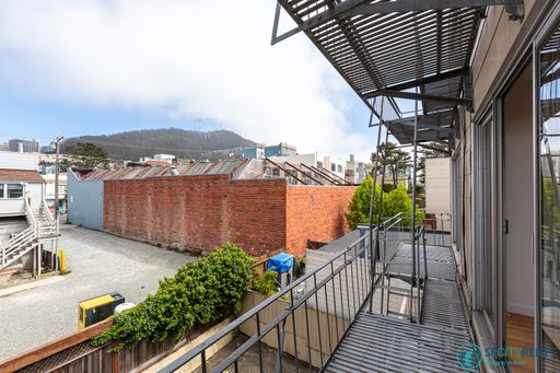1332 10th Ave. #204, San Francisco, CA 94122