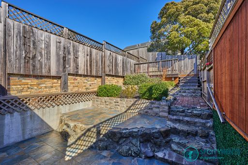 1387 De Haro St., San Francisco, CA 94107