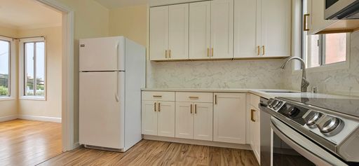 1895 16th Ave.  , San Francisco, CA 94122